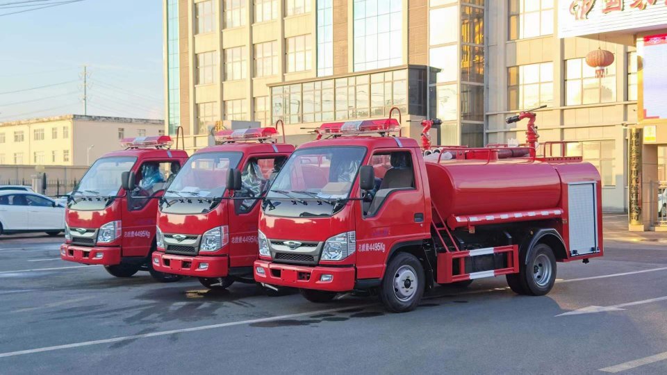 3臺福田藍牌2.5噸水罐消防車